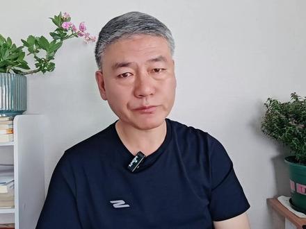 湖南某三甲医院主任医师往500人的群里发不雅照