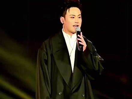 @沧海一舟 亳州南湖音乐会开唱 :“曹操华佗张良花木兰 全是俺老乡”(记者:李涛 杜文栋 编审:张妍)