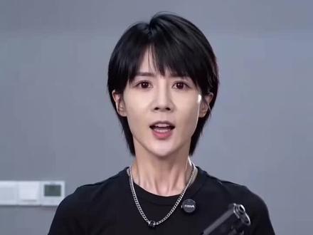 #男孩子喜欢的枪 #手枪模型玩具#男人的快乐就是这么简单
