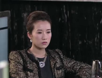 美女感情受挫出国三年,归来后成霸道女强人,冰冷无情