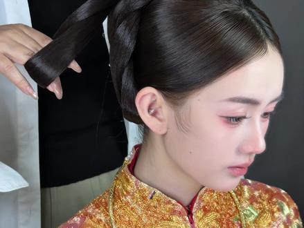 龙凤褂造型邪修,十分钟搞定 #化妆造型培训 #化妆师进修 #秀禾造型 #龙凤褂造型 #化妆培训学校推荐