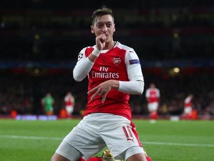 厄齐尔要为自己的不当言论付出代价!#新闻启示录 #最热点 #厄齐尔