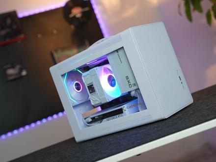 2026 装机别乱花钱,5800 元这一套 预算有限?想要颜值?想要性能?这台白色手提小钢炮直接闭眼入!R5 5600+RTX5060这个装机致命坑,90% 小白都在踩!B550 主板不锁性能,搭配50系显卡,丝滑无卡顿!#电脑 #手提机箱 #抖音小助手 #小白装机