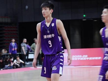 清华附中吕飞燕 还在进步的青年锋线。#吕飞燕 #耐高
