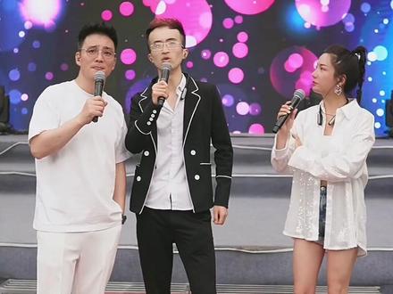 鱿鱼今天来到了杰歌盟大舞台,应现场粉丝的要求,鱿鱼携手郭少杰老师,给大家跳一段,希望大家能够喜欢,晚上10点直播间不见不散……#扶风鱿鱼