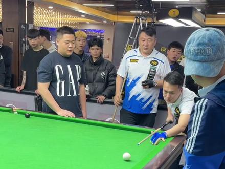 代勇🎱佟璐地摊儿经济搞起来,十进一花枪王代老板直接开秀#台球 #中式八球 #是时候展现真正的技术了 #台球是一种生活 #代勇