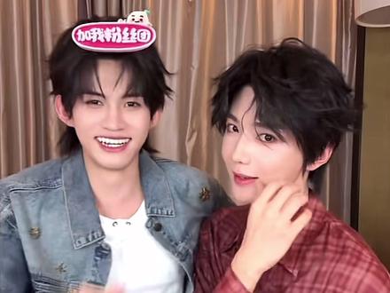 给大家伙儿整点开心的东西
(嘻嘻,再发一遍试试)#郝熠然#云旗