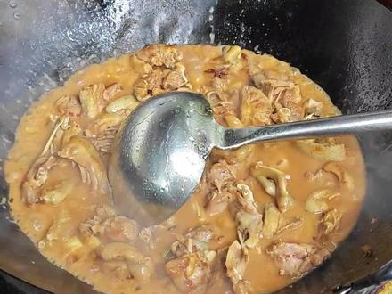 听说没有一只鹅能活着离开广东。广东人做鹅千姿多彩。这道醉鹅你试过一次,你就会爱上。#创作灵感 #鹅 #醉鹅 #美食教程 #抖音美食推荐官