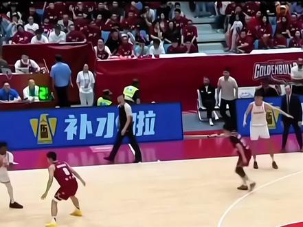 不亏是MVP!!!贺希宁三分投疯了,国内球员接管比赛就是好看!!!#深圳男篮 #贺希宁 #广东宏远 #cba#CBA季后赛