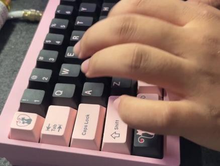 日子没法过了,客制化内卷太严重了。来自JZlab的JZ65%套件,699起步。个人认为同价位无敌的65套件,声音干净 触底扎实 #客制化键盘 #游戏外设 #机械键盘