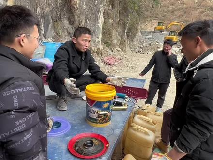 教学挖机我们想教的仔细负责任一点,学打黄油我们也多种方法,
