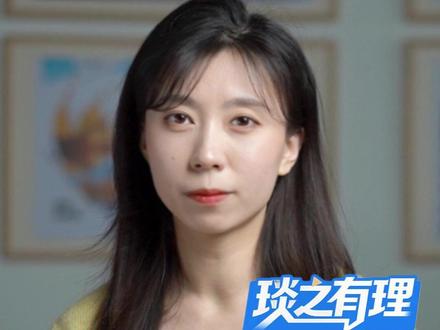 【日本不装了】 最近,日本政坛的危险信号已经嘀嘀响个不停了。本周早些时候,日本首相高市早苗在竞选活动中扬言将自卫队写入宪法,日本这次装都懒得装了。日本现行宪法第九条明确写着日本不准打仗、不准拥有军队,日本自卫队自始至终都是一个在法理上“不允许存在”的灰色武装团体,高市此举本质上就是给日本军事力量彻底“洗白”、正名。反正已经得罪中国了,高市早苗现在有种彻底放飞的疯感。日本应该警醒,和平宪法不是枷锁,而是护身符。谁要撕掉它,谁就撕掉了信任,撕掉了和平。亚洲不会答应,历史也不会原谅。#日本不装了 #高市早苗扬言将自卫队写入宪法