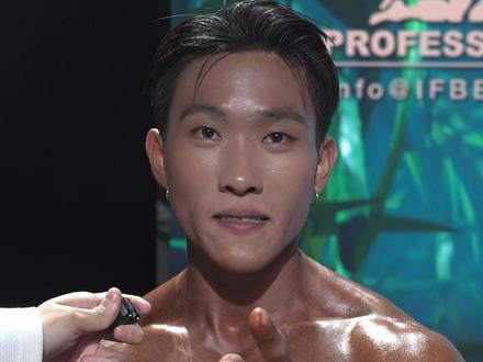 “刚刚出道 你们不行 夺冠情理之中”@大牛 #寰际重庆自然资格赛 #男子健体 #purehar