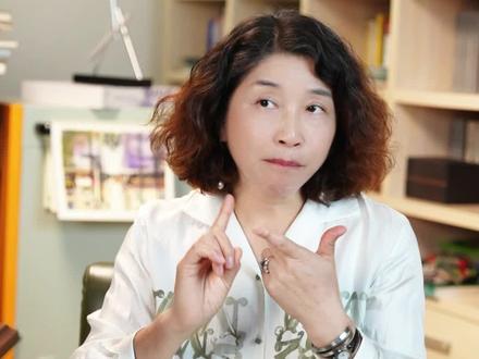 女儿是妈妈的翻版,妈妈积极漂亮,孩子发展更好#教育 #育儿 #女性 #认知 #虹书房