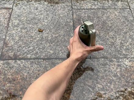 帅小伙花70块买的烟雾弹,没想到威力竟然这么大? #开箱测评 #搞笑测评 #搞笑实验