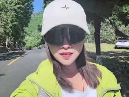 徒步济源最近爆火的一条线路,桐油沟黄背角环线,全程16.8公里,爬升805米,强度中上,想去的小伙伴,冲。记得一定要把自己的垃圾带走,那么美的地方不想它被污染。 #徒步登山 #桐油沟 #黄背角