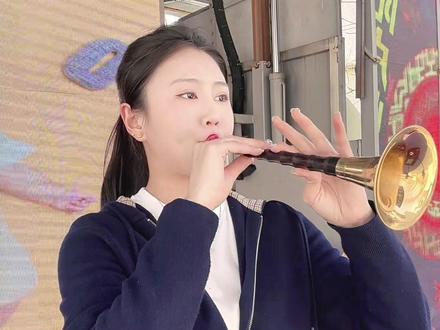 唢呐夜深沉 唢呐演奏京剧曲牌《夜深沉》快板双吐部分送给大家!还在学习中,希望大家能喜欢!#谁还不会个乐器 #唢呐 #唢呐#唢呐一响燃爆全场