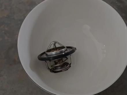 #修车 #带你懂车 东风风光330水温高,更换水泵 节温器 皮带 及防冻液,故障完美排除!