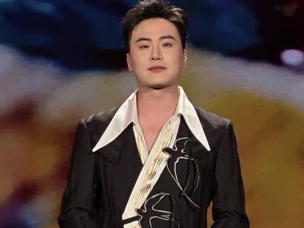 沧海一舟参加安徽卫视元宵节歌曲,
#安徽卫视元宵晚会 #沧海一舟