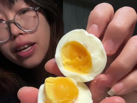 跟着蛋神煮鸡蛋真的可以煮出金沙蛋吗? #蛋神 #跟着蛋神煮鸡蛋 #鸡蛋的神仙吃法 #这也太好吃了 #测评