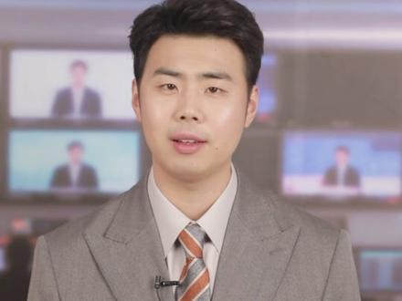 春晚名场面制造机,沈腾观众席吃橘子 鼓掌都是梗,网友:他一站在那就很好笑了,夏洛你“飘了” 冬梅知道吗?#沈腾 #沈腾一站在那就很好笑了 #王楚然 #王楚然被沈腾问懵了