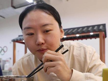 武桐桐干饭人畅聊篮球之路 #WCBA 前排围观@武桐桐T~Tong🐽干饭!#山西女篮 队长曾制霸小学短跑界,她又是怎么与篮球结缘的呢?#WCBA新赛季 #武桐桐