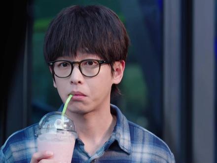 搞笑又离谱的搞笑剧,裴谦接到以亏损为目标的投资,剧情夯爆了 #电视剧年少有为 #彭昱畅 #何瑞贤 #电视剧年少有为开播#年少有为800个梗点子 @电视剧年少有为(亏pi点子生成版