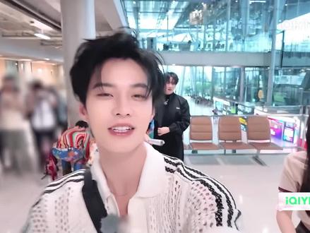 搞笑男实锤了#双轨 #何与 #mike #姜暮 #综艺