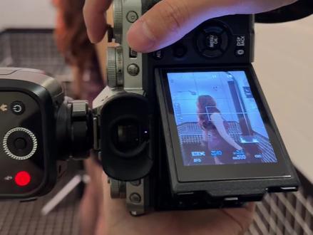 室内双灯氛围感人像怎么拍
相机:富士XT5
镜头:16-55
补光灯:图立方100W
闪光灯:神牛V100
#图立方100w补光灯 #富士 #闪光灯拍照 #摄影器材#摄影