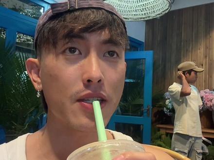 听说最在打卡张凌赫同款奶茶我来看看怎么回事