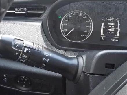 佛山中腾科三自动挡艾瑞泽5灯光操作