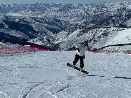 一顺的角度 滑出八字的灵活度
gray马赫给你带来不一样的风格
#graysnowboards #可可托海
