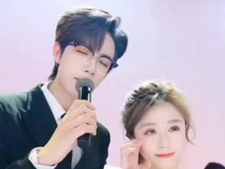 小雨:以后这就是属于我俩的歌曲啦,以后听到这首歌你也可以想起我#上热门#唱歌#回忆##板栗#toptwo小雨@抖音小助手 @DOU+小助手 @板栗🌰