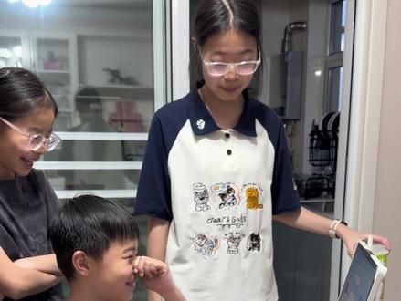 再过两年,像这样一起吃饭的机会越来越少,孩子与我们终将渐行渐远!#内容太过真实 #亲子日常 #记录真实生活