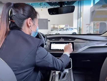 #汽车销售日常 教你怎么使用功能 吉利缤瑞