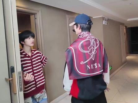 #张函瑞#左奇函#杨博文#cb
天呐我复函了!我博瑞了!我奇文了!