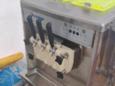 #修理冰淇淋机 修冰淇淋机冰淇淋机故障及处理方法 冰淇淋机噪音大的原因及维修解决方法