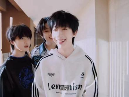 王橹杰真的叫了穆祉丞
哈哈哈哈哈哈哈哈哈我太得劲了
#追星日常 #族综 #旅综