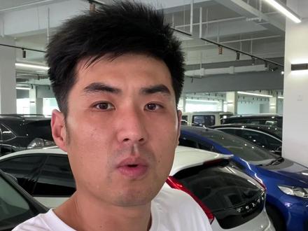 18年3月沃尔沃V40(17款T3智逸版指导价24.69万)1.5T搭载6AT 152匹马力 省油动力猛!电动记忆座椅 定速巡航 全景天窗 各种安全辅助……原版车况 实表8万多公里!新车落地三十万!现在只要8万大!#二手汽车 #上海二手车#沃尔沃v40 #购车黄金季