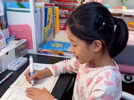 为什么幼儿园小朋友的第一支笔一定要选#YSR铅笔 ?因为初期的握笔姿势很重要,后期就很难矫正了#YSR奕思瑞 #正姿铅笔 H