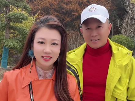 歌手易君老师20年音乐汇演今晚7:30咸宁通城银山文化艺术中心精彩绽放,我在现场全程直播大家敬请关注!我们不见不散!#寻美中国 #湖北通城 #吴蓉导演 @易君(何日君再来) @金波歌唱演员 @歌手春雷 @张峻品 @郭志凯 @九天说梦