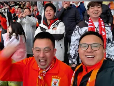 中超年度大戏,烟台→济南,一天往返1000公里,冒雨助威泰山,2-0完胜#山东泰山vs北京国安 #用抖音记录人生