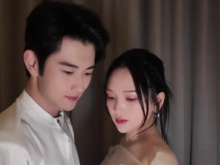 #金莎 #孙丞潇 官宣领证结婚,相差19岁依旧甜蜜幸福~