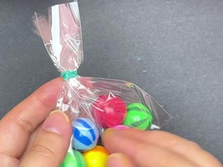 🍉自制食玩|童年回忆西瓜泡泡糖 用超轻粘土复刻童年最爱吃的西瓜泡泡糖,记得小时候是一大塑料桶里有很多,现在很少见那种,看着太想吃了! #手工 #微缩 #食玩 #童年回忆 #童年零食#童年零食