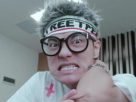 无论怎么捏你的手肘皮都不会痛,捏别人的也不会,不信你试试看#人体 #内容过于真实