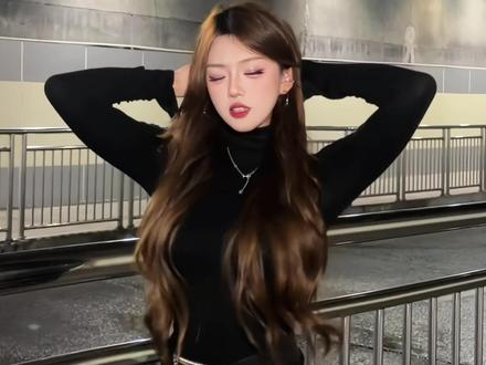 我要验牌! 要开学了我不得劲#shyel验牌摇 #我要验牌 #给我擦皮鞋 #抖音年味舞蹈大赏