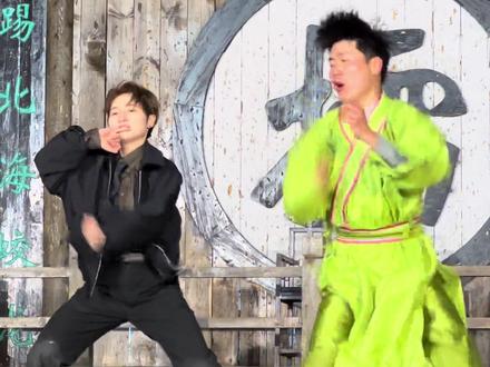 万岁山武侠城老嫂子万宁叔周周啊一起斗舞真带劲#万岁山武侠城#万岁山老嫂子斗舞 #万岁山的年味藏不住了 #来万岁山武侠城看斗舞了