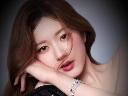 一百位绝色分析 · 赵露思
这一期不吹、不夸,
从骨相、比例、气质走向,
带你看清——
为什么她这么容易让人产生好感。#赵露思#面部美学#美学设计