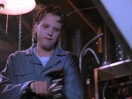 男孩为复活女友,做可怕的基因实验! #恐怖电影 #电影解说