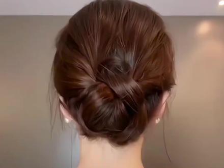 适合过年聚会的秋冬穿搭气质低盘发#盘发 #丸子头 #编发教程 #发型 #发型教程